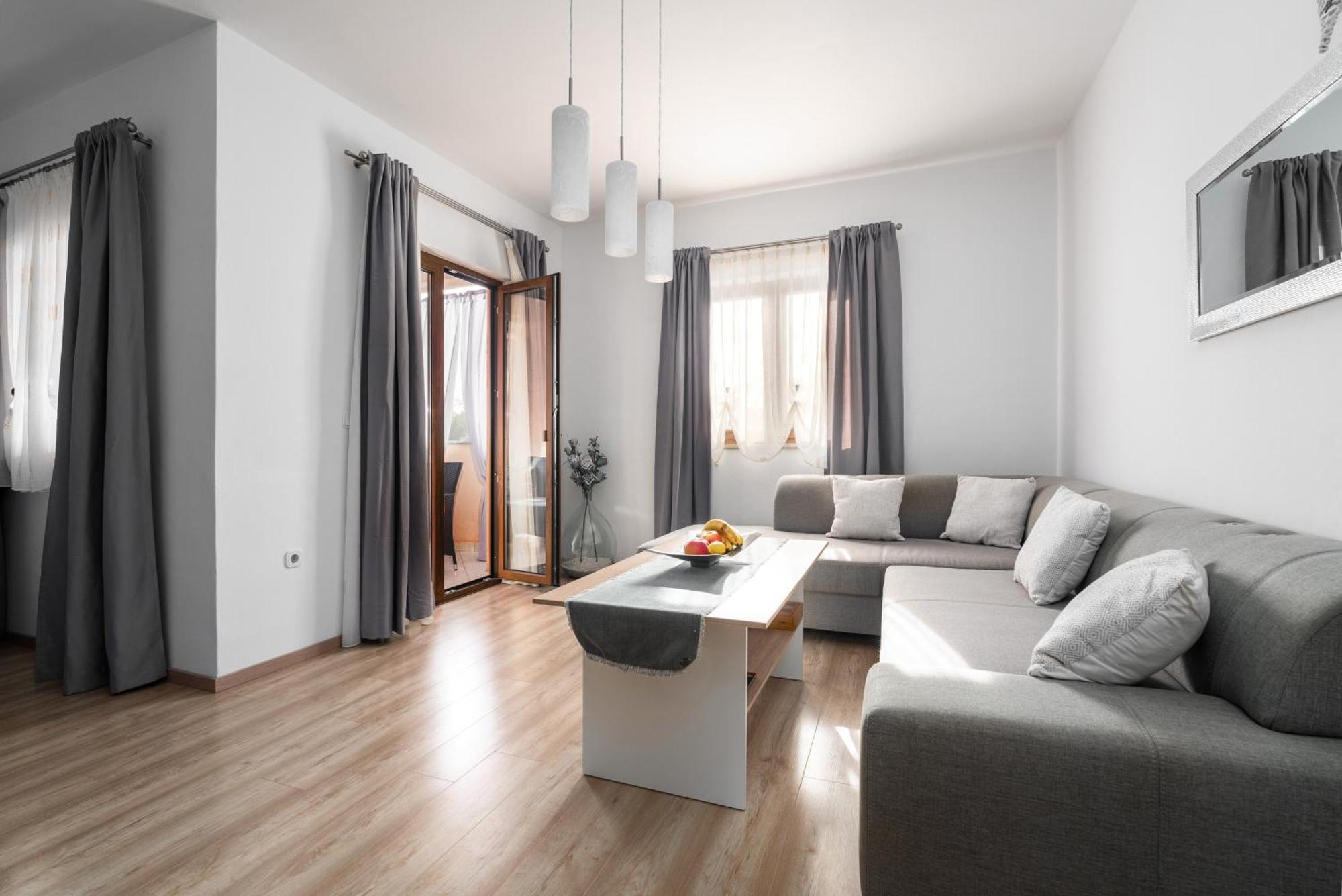 Apartment Morena Пореч Екстериор снимка