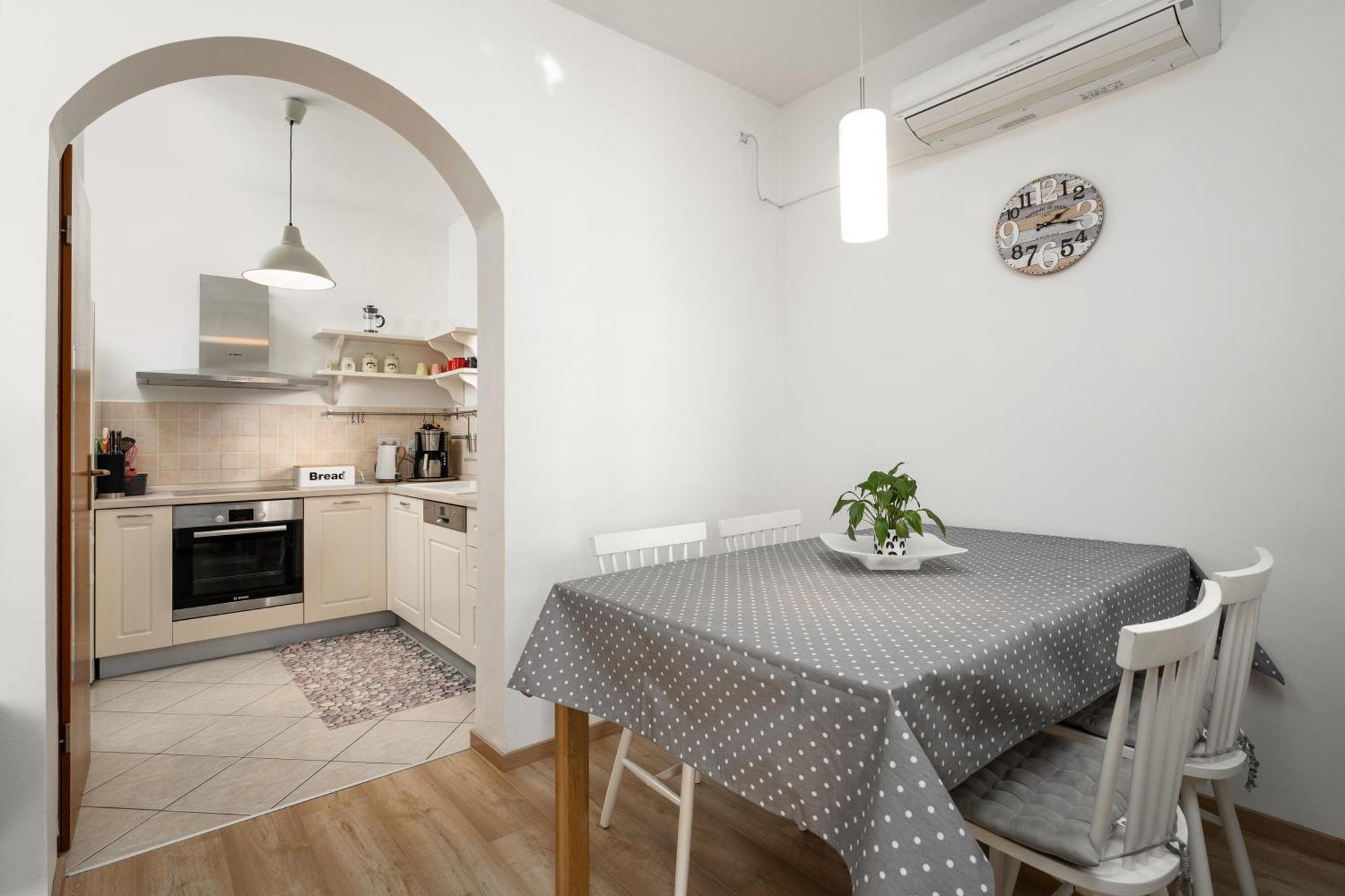 Apartment Morena Пореч Екстериор снимка