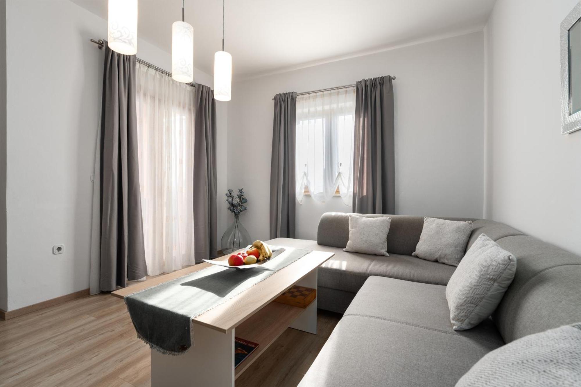 Apartment Morena Пореч Екстериор снимка