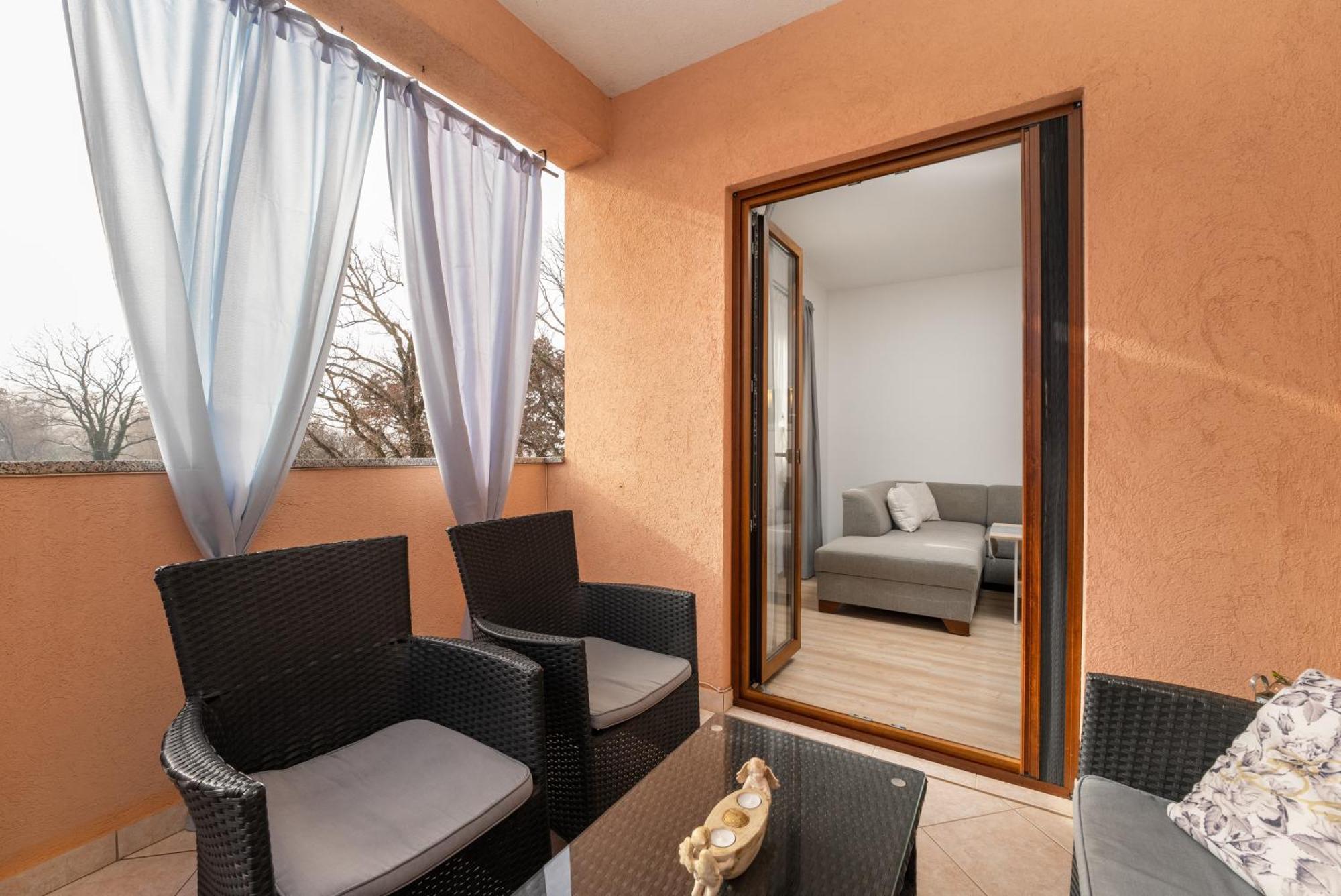 Apartment Morena Пореч Екстериор снимка